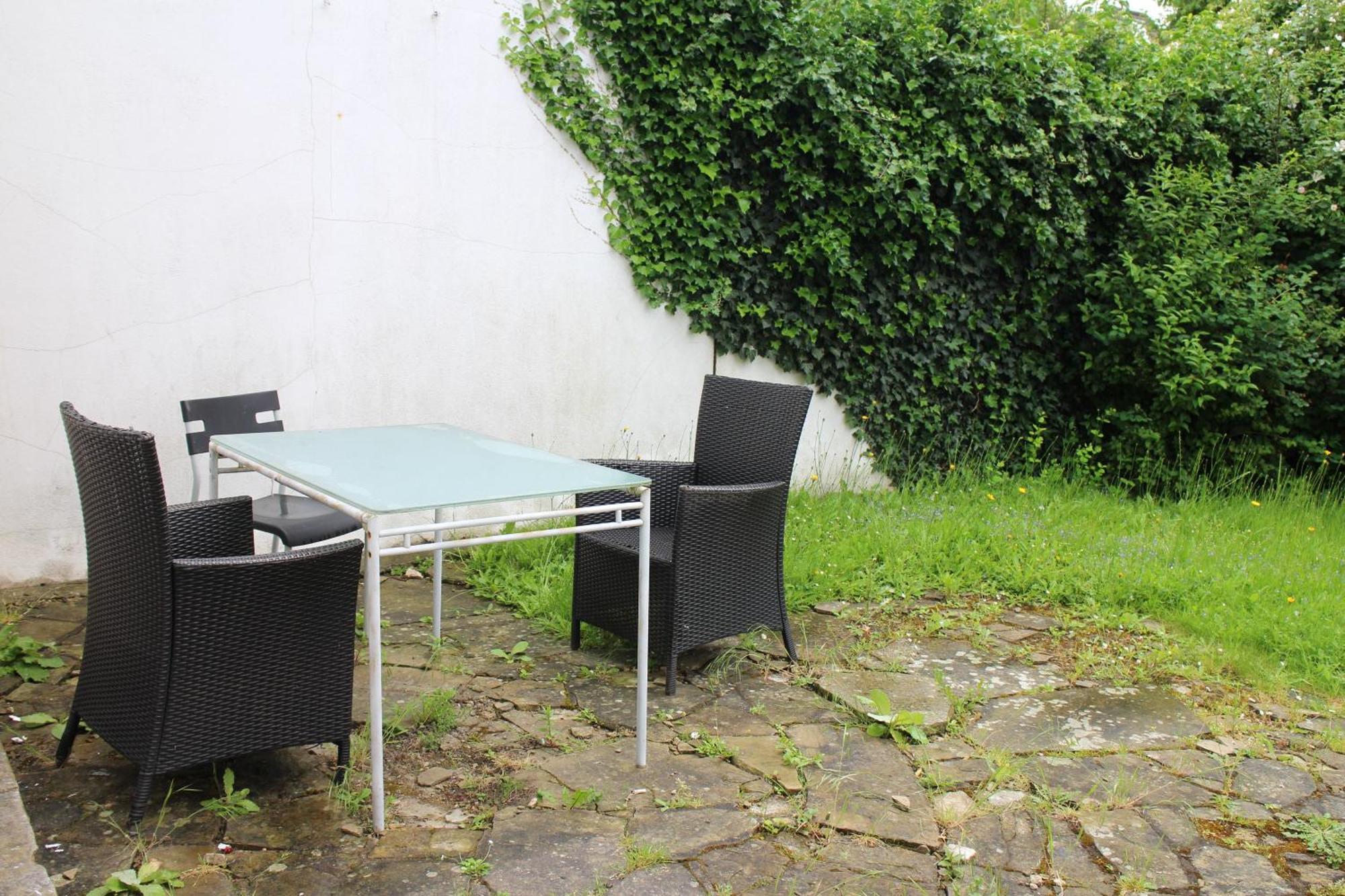 Large Garden Apartment On Golders Green High Road London Eksteriør billede